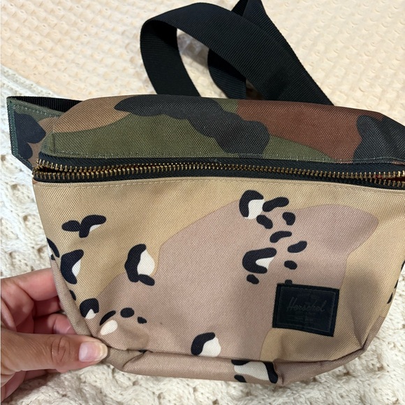 Herschel Supply Company Multicolor Camo Belt Bag - Picture 1 of 6